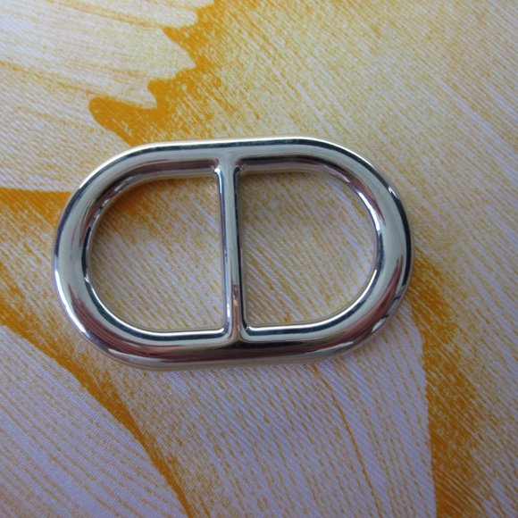 Women Sleek Scarf Ring in color: sliver - Picture 1 of 3